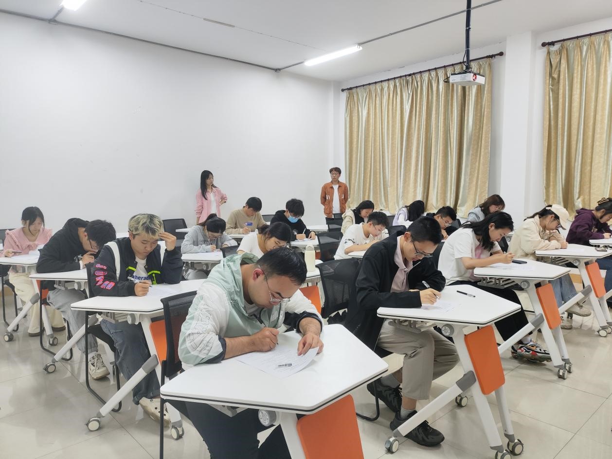 网投十大信誉排名一马当先知识竞赛决赛现场.jpg